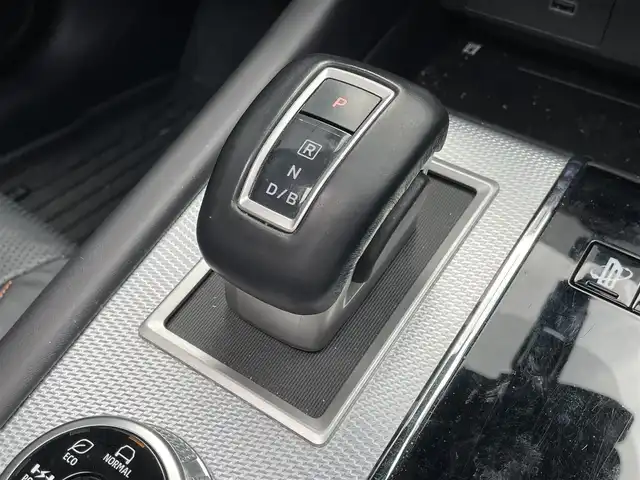 三菱 アウトランダー ＰＨＥＶ P 滋賀県 2022(令4)年 5.8万km ブラックダイヤモンド 純正12.3インチナビ/【Bluetooth/フルセグTV/Apple CarPlay/Android Auto】/パノラマルーフ/BOSEプレミアムサウンド/全方位カメラ/追従クルーズコントロール/クリアランスソナー/ブラインドスポットワーニング/衝突軽減ブレーキ/ヒルディセントコントロール/本革シート/D/Nシートヒーター/D/Nマッサージシート/全席シートヒーター/ステアリングヒーター/ビルトインETC2.0/AC100V電源/ワイヤレス充電/LEDヘッドライト/オートマチックハイビーム/パワーバックドア/プッシュスタート