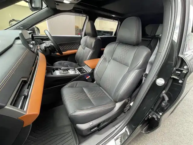 三菱 アウトランダー ＰＨＥＶ P 滋賀県 2022(令4)年 5.8万km ブラックダイヤモンド 純正12.3インチナビ/【Bluetooth/フルセグTV/Apple CarPlay/Android Auto】/パノラマルーフ/BOSEプレミアムサウンド/全方位カメラ/追従クルーズコントロール/クリアランスソナー/ブラインドスポットワーニング/衝突軽減ブレーキ/ヒルディセントコントロール/本革シート/D/Nシートヒーター/D/Nマッサージシート/全席シートヒーター/ステアリングヒーター/ビルトインETC2.0/AC100V電源/ワイヤレス充電/LEDヘッドライト/オートマチックハイビーム/パワーバックドア/プッシュスタート