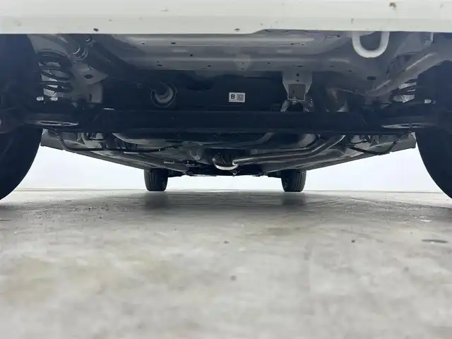 スズキ スペーシア HYBRID X 千葉県 2024(令6)年 0.5万km ピュアホワイトP 禁煙/両側電動ドア/デュアルセンサーブレーキサポート/・車線逸脱警報システム/・先行車発進システム/・コーナーセンサー/純正9インチメモリナビ/・USB/Bluetooth/フルセグTV/・全方位カメラ/DNシートヒーター/ステアリングスイッチ/純正ホイールキャップ/オートライト/・LEDヘッドライト/・ヘッドライトレベライザー