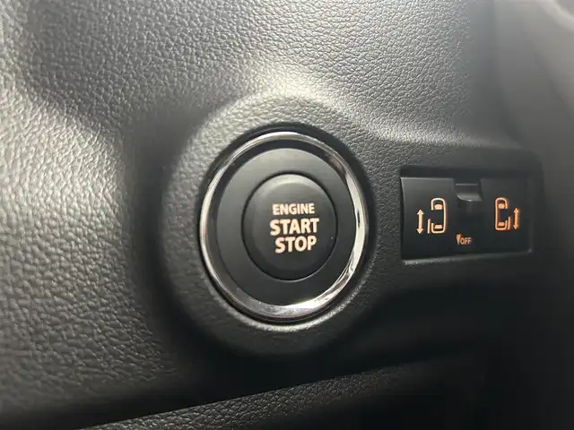スズキ スペーシア HYBRID X 千葉県 2024(令6)年 0.5万km ピュアホワイトP 禁煙/両側電動ドア/デュアルセンサーブレーキサポート/・車線逸脱警報システム/・先行車発進システム/・コーナーセンサー/純正9インチメモリナビ/・USB/Bluetooth/フルセグTV/・全方位カメラ/DNシートヒーター/ステアリングスイッチ/純正ホイールキャップ/オートライト/・LEDヘッドライト/・ヘッドライトレベライザー