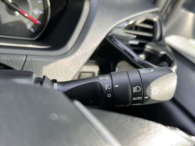 トヨタ ヴォクシー ZS 煌Ⅲ 岐阜県 2021(令3)年 5.9万km ブラック 登録時走行距離58312km/純正10インチナビ/フルセグＴＶ/バックカメラ/クルーズコントロール/両側パワースライドドア/コーナーセンサー/プッシュスタート/スマートキー/レーンキープアシスト/ＬＥＤヘッドライト/オートライト/禁煙車/ＥＴＣ/Bluetooth接続/純正アルミホイール/社外フロアマット/ハーフレザーシート/アイドリングストップ