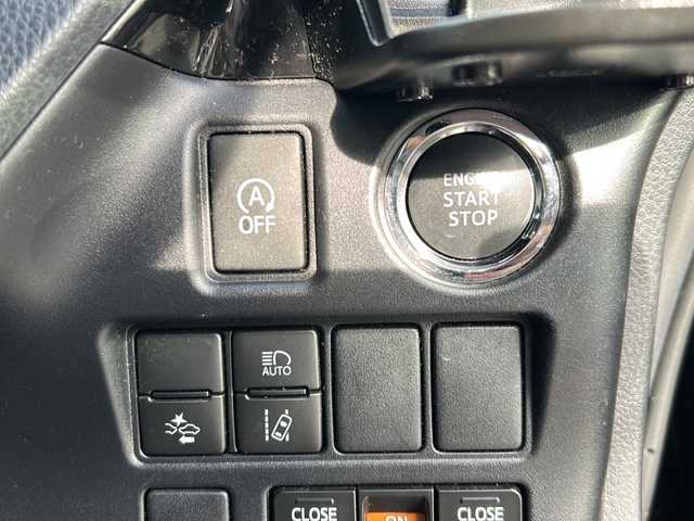 トヨタ ヴォクシー ZS 煌Ⅲ 岐阜県 2021(令3)年 5.9万km ブラック 登録時走行距離58312km/純正10インチナビ/フルセグＴＶ/バックカメラ/クルーズコントロール/両側パワースライドドア/コーナーセンサー/プッシュスタート/スマートキー/レーンキープアシスト/ＬＥＤヘッドライト/オートライト/禁煙車/ＥＴＣ/Bluetooth接続/純正アルミホイール/社外フロアマット/ハーフレザーシート/アイドリングストップ