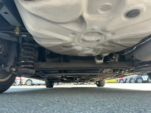 トヨタ プリウス G 静岡県 2013(平25)年 11.2万km ホワイトパールクリスタルシャイン エンジンスタートボタン/パワーステアリング/パワーウィンドウ/アイドリングストップ/リモコンキー/AAC/USB入力端子/純正ETC/HDDナビ（フルセグTV、DVD再生機能有、CDチェンジャー）/純正フロアマット/ハーフレザーシート/D席パワーシート/ルーフレール/純正アルミホイール/ABS/横滑り防止装置/前コーナーセンサー/オートライト/キセノンヘッドライト/W+サイドエアバック/カーテンエアバック