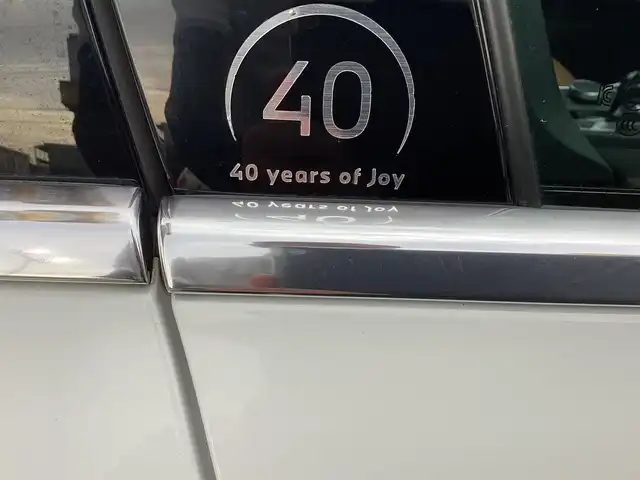 ＢＭＷ ＢＭＷ ３１８ｉ 40thアニバーサリーED 栃木県 2021(令3)年 5.6万km 白  ワンオーナー/ 純正ナビ/ バックカメラ/ B/Tオーディオ/ アップルCarPlay/ 300台限定車/ インテリジェントセーフティ/ LEDドアプロジェクター/ 前席パワーシート（D席シートメモリー）/ 前席シートヒーター/ クルーズコントロール/ パーキングアシスト/ オートホールド/ プッシュスタート/ ETC/ LEDヘッドライト/ LEDフォグライト/ プッシュスタート/ 純正ドラレコ（前後カメラ）/ 純正フロアマット