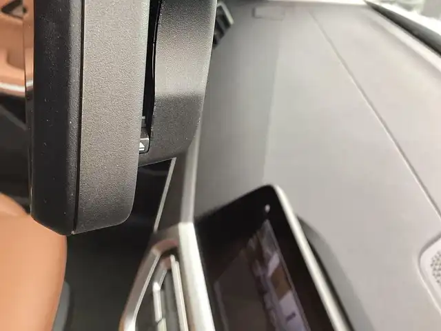 ＢＭＷ ＢＭＷ ３１８ｉ 40thアニバーサリーED 栃木県 2021(令3)年 5.6万km 白  ワンオーナー/ 純正ナビ/ バックカメラ/ B/Tオーディオ/ アップルCarPlay/ 300台限定車/ インテリジェントセーフティ/ LEDドアプロジェクター/ 前席パワーシート（D席シートメモリー）/ 前席シートヒーター/ クルーズコントロール/ パーキングアシスト/ オートホールド/ プッシュスタート/ ETC/ LEDヘッドライト/ LEDフォグライト/ プッシュスタート/ 純正ドラレコ（前後カメラ）/ 純正フロアマット