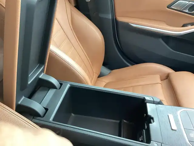 ＢＭＷ ＢＭＷ ３１８ｉ 40thアニバーサリーED 栃木県 2021(令3)年 5.6万km 白  ワンオーナー/ 純正ナビ/ バックカメラ/ B/Tオーディオ/ アップルCarPlay/ 300台限定車/ インテリジェントセーフティ/ LEDドアプロジェクター/ 前席パワーシート（D席シートメモリー）/ 前席シートヒーター/ クルーズコントロール/ パーキングアシスト/ オートホールド/ プッシュスタート/ ETC/ LEDヘッドライト/ LEDフォグライト/ プッシュスタート/ 純正ドラレコ（前後カメラ）/ 純正フロアマット