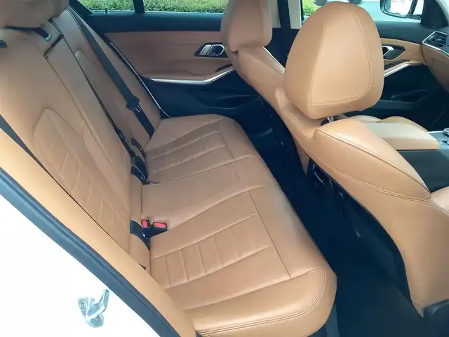 ＢＭＷ ＢＭＷ ３１８ｉ 40thアニバーサリーED 栃木県 2021(令3)年 5.6万km 白  ワンオーナー/ 純正ナビ/ バックカメラ/ B/Tオーディオ/ アップルCarPlay/ 300台限定車/ インテリジェントセーフティ/ LEDドアプロジェクター/ 前席パワーシート（D席シートメモリー）/ 前席シートヒーター/ クルーズコントロール/ パーキングアシスト/ オートホールド/ プッシュスタート/ ETC/ LEDヘッドライト/ LEDフォグライト/ プッシュスタート/ 純正ドラレコ（前後カメラ）/ 純正フロアマット