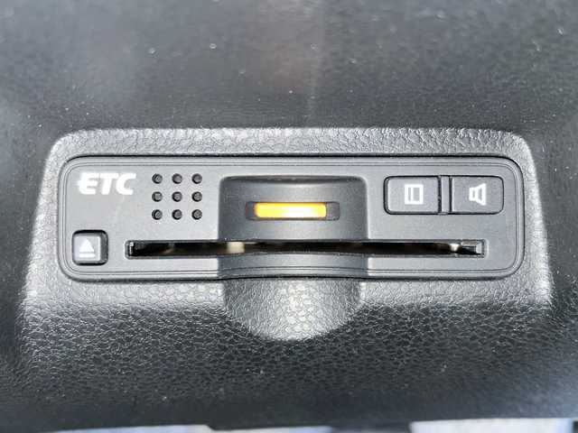 ホンダ フィット ハイブリット ナビ プレミアムセレクション 愛媛県 2011(平23)年 7.8万km プレミアムホワイトパール ワンオーナー/サンルーフ/・ガラスルーフ/HDDナビ/・ワンセグテレビ/・バックカメラ/・AM/FM/・CD/DVD/純正アルミホイール/ETC/スマートキー/ドアバイザー/ウィンカーミラー