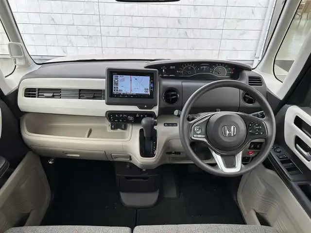 ホンダ Ｎ ＢＯＸ G L ホンダセンシング 埼玉県 2019(令1)年 4.4万km ピーチブロッサムパール 純正ナビ　　VXM-195VFI/（フルセグTV/BT/CD/DVD/AM/FM/SD)/純正ナビ連動ドラレコ　DRH-189N/ホンダセンシング/・衝突軽減ブレーキ（ＣＭＢＳ）/・誤発進抑制機能/・路外逸脱抑制機能/・車線維持支援システム/・アダプティブクルーズコントロール/バックカメラ/ステアリングリモコン/純正ドアバイザー/純正フロアマット/ドアミラーウィンカー/オートミラー/電動格納ミラー/サイドアンダーミラー/オートハロゲンライト/車両/ナビ取扱説明書/保証書
