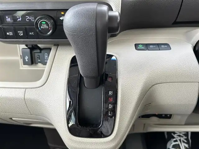 ホンダ Ｎ ＢＯＸ G L ホンダセンシング 埼玉県 2019(令1)年 4.4万km ピーチブロッサムパール 純正ナビ　　VXM-195VFI/（フルセグTV/BT/CD/DVD/AM/FM/SD)/純正ナビ連動ドラレコ　DRH-189N/ホンダセンシング/・衝突軽減ブレーキ（ＣＭＢＳ）/・誤発進抑制機能/・路外逸脱抑制機能/・車線維持支援システム/・アダプティブクルーズコントロール/バックカメラ/ステアリングリモコン/純正ドアバイザー/純正フロアマット/ドアミラーウィンカー/オートミラー/電動格納ミラー/サイドアンダーミラー/オートハロゲンライト/車両/ナビ取扱説明書/保証書