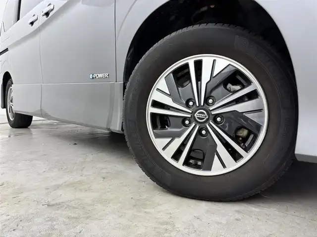 日産 セレナ e－パワー ハイウェイスター V 福岡県 2020(令2)年 7.9万km ダークメタルグレー 純正１０型ナビ（フルセグＴＶ）　/全方位カメラ　/エマージェンシーブレーキ　/プロパイロット　/パーキングアシスト　/両側パワースライドドア　/MTモード付　/ＢＳＭ　/前後ドラレコ　/ＥＴＣ　/ＬＥＤ　/純正１５型ＡＷ