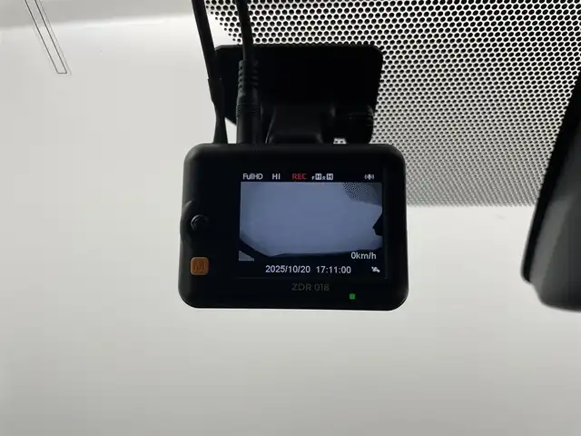 トヨタ ノア Si ダブルバイビー 大分県 2018(平30)年 12.6万km ブラック 社外SDナビ/（フルセグ/CD/DVD/Bluetooth）/トヨタセーフティーセンス/・プリクラッシュセーフティー/・LDA/・オートハイビーム/ETC/クルーズコントロール/前後ドライブレコーダー/バックカメラ/両側パワースライドドア/ハーフレザーシート/ステアリングスイッチ/純正アルミホイール/スマートキー・プッシュスタート/保証書・取扱説明書