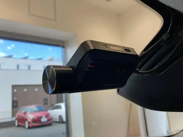 ボルボ ＸＣ４０ T4 AWD インスクリプション 熊本県 2020(令2)年 5.6万km クリスタルホワイトP 純正ナビ/フルセグTV/360°カメラ/黒レザーシート/パワーシート/シートヒーター/ETC/前後ドライブレコーダー/City Safety/レーンキープエイド/ロードサインインフォ/ドライバーアラート/ハイビームアシスト/パークアシスト/クロストラフィックアラート/ブラインドスポットモニター/アクティブベンディングライト/衝突軽減ブレーキ/アダプティブクルーズコントロール/harmanKardonサウンド/LEDヘッドライト/LEDフォグランプ/ハンドルヒーター/パワーバックドア