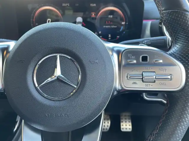メルセデス・ベンツ ＣＬＡ１８０ AMGライン 福岡県 2021(令3)年 4.8万km コスモスブラック ワンオーナー/純正メーカーナビ/（Bluetooth対応/フルセグTV/AM/FM）/サンルーフ/レーダークルーズコントロール/パドルシフト/360度カメラ/バックカメラ/ヘッドアップディスプレイ/アドバンスサウンドシステム（10スピーカー）/ブラインドスポットモニター/ドライブレコーダー（前側）/前席シートヒーター/前席パワーシート（メモリ付）/パワーバックドア/ETC/アクティブレーンチェンジングアシスト/アクティブエマージェンシーストップアシスト/ブラック/レッドツートーン革スポーツシート/純正アルミホイール/純正フロアマット/プッシュスタート/保証書/取扱説明書/スマートキー
