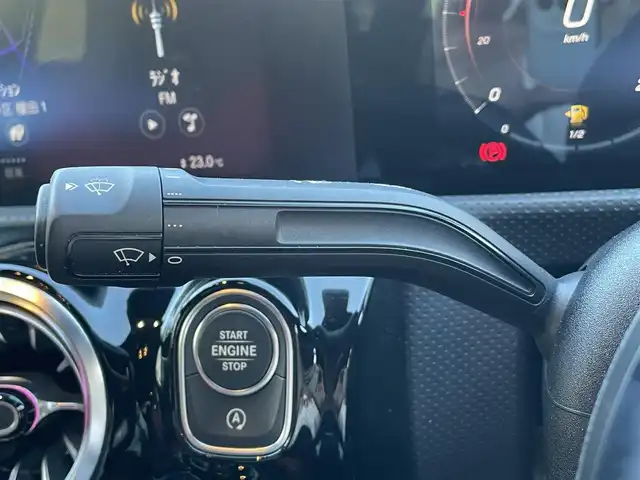 メルセデス・ベンツ ＣＬＡ１８０ AMGライン 福岡県 2021(令3)年 4.8万km コスモスブラック ワンオーナー/純正メーカーナビ/（Bluetooth対応/フルセグTV/AM/FM）/サンルーフ/レーダークルーズコントロール/パドルシフト/360度カメラ/バックカメラ/ヘッドアップディスプレイ/アドバンスサウンドシステム（10スピーカー）/ブラインドスポットモニター/ドライブレコーダー（前側）/前席シートヒーター/前席パワーシート（メモリ付）/パワーバックドア/ETC/アクティブレーンチェンジングアシスト/アクティブエマージェンシーストップアシスト/ブラック/レッドツートーン革スポーツシート/純正アルミホイール/純正フロアマット/プッシュスタート/保証書/取扱説明書/スマートキー