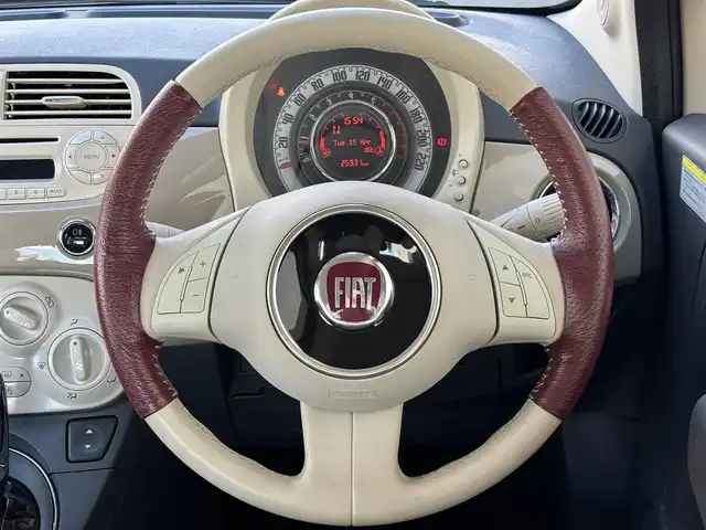 フィアット ５００ クレマ カフェ 山梨県 2015(平27)年 2.7万km 茶 100台限定車/ワンオーナー/純正15インチAW/限定カラー/純正オーディオ/AUX/CD/横滑り防止/アイドリングストップ/フロアマット/スペアキー/保証書/取扱説明書