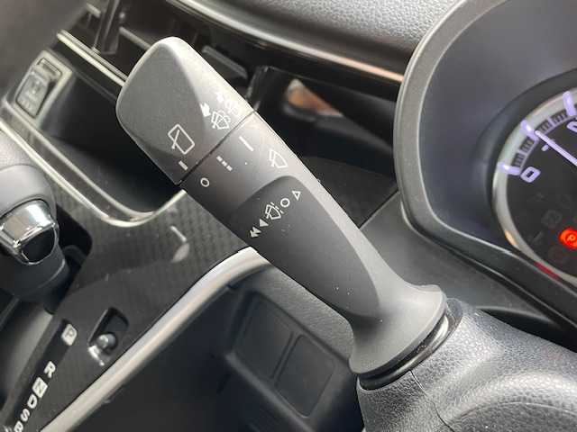 ダイハツ ムーヴ カスタム X LTDⅡ SAⅢ 静岡県 2019(令1)年 5万km パールホワイトⅢ ●純正ディスプレイオーディオ/(CD/DVD/Bluetooth/iPod)/(DUK-W69D)/●運転席シートヒーター/●全方位カメラ/●衝突被害軽減システム/●レーンキープアシスト/●LEDライト＆フォグランプ/●オートライト/●オートマチックハイビーム/●レベライザー/●ステアリングスイッチ/●ETC/●電動格納ウィンカーミラー/●ドアバイザー/●スマートキー/●プッシュスタート/●純正14インチアルミホイール/●ダブルSRS＋ABS