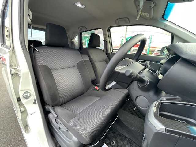 ダイハツ ムーヴ カスタム X LTDⅡ SAⅢ 静岡県 2019(令1)年 5万km パールホワイトⅢ ●純正ディスプレイオーディオ/(CD/DVD/Bluetooth/iPod)/(DUK-W69D)/●運転席シートヒーター/●全方位カメラ/●衝突被害軽減システム/●レーンキープアシスト/●LEDライト＆フォグランプ/●オートライト/●オートマチックハイビーム/●レベライザー/●ステアリングスイッチ/●ETC/●電動格納ウィンカーミラー/●ドアバイザー/●スマートキー/●プッシュスタート/●純正14インチアルミホイール/●ダブルSRS＋ABS