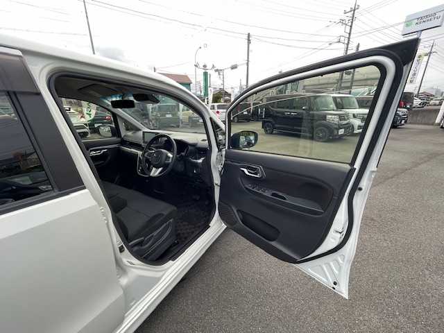ダイハツ ムーヴ カスタム X LTDⅡ SAⅢ 静岡県 2019(令1)年 5万km パールホワイトⅢ ●純正ディスプレイオーディオ/(CD/DVD/Bluetooth/iPod)/(DUK-W69D)/●運転席シートヒーター/●全方位カメラ/●衝突被害軽減システム/●レーンキープアシスト/●LEDライト＆フォグランプ/●オートライト/●オートマチックハイビーム/●レベライザー/●ステアリングスイッチ/●ETC/●電動格納ウィンカーミラー/●ドアバイザー/●スマートキー/●プッシュスタート/●純正14インチアルミホイール/●ダブルSRS＋ABS
