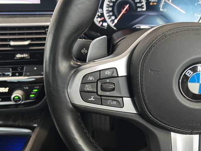 ＢＭＷ ５２３ｄ Mスポーツ 栃木県 2018(平30)年 10.9万km ブルーストーン ワンオーナー/純正SDナビ/・Bluetooth CD DVD/・TV ワンセグ/・全方位カメラ/追従式クルーズコントロール/パワーバックドア/パドルシフト/パワーシート/レザーシート/全席シートヒーター/ドライブレコーダー/ETC/LEDヘッドライト/オートライト/アダプティブヘッドライト/ハイビームアシスタント/衝突被害軽減システム/コーナーセンサー