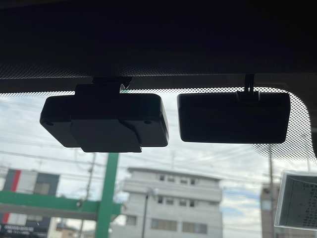 ＢＭＷ Ｘ５ xDrive 45e Mスポーツ 大阪府 2020(令2)年 2.1万km カーボンブラックM ワンオーナー/純正メモリナビ/・AM/FM/Bluetooth/・フルセグテレビ/サンルーフ/全周囲カメラ/ETC/ドアバイザー/ドライブレコーダー/クルーズコントロール/衝突軽減ブレーキ/レーンキープアシスト/横滑り防止装置/盗難防止装置/パドルシフト/電動パーキングブレーキ/前後コーナーセンサー/メモリシート（D席）/パワーシート（D席+N席）/シートヒーター（D席+N席）/LEDヘッドライト/オートライト/オートエアコン/プッシュスタートボタン/スマートキー×2/ステアリングリモコン/革巻きステアリング/純正21インチアルミホイール/12V充電器/USBジャック/純正フロアマット/ドアバイザー/保証書/取扱説明書