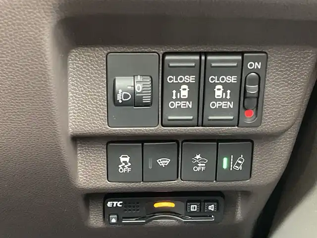 ホンダ フリード G ホンダセンシング 千葉県 2017(平29)年 5.1万km ブルーホライゾンM 純正SDナビ/(Bluetooth/CD/AM/FM)/バックカメラ/衝突被害軽減システム/車線逸脱警報/クルーズコントロール/両側パワースライドドア/横滑り防止装置/ETC/アイドリングストップ/オートライト/ウィンカーミラー/電動格納ミラー/プッシュスタート/スマートキー/フロアマット/ドアバイザー/スペアキー
