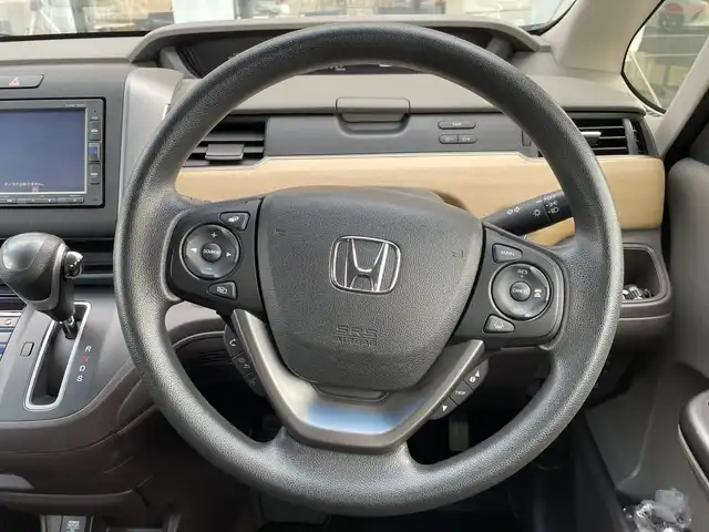 ホンダ フリード G ホンダセンシング 千葉県 2017(平29)年 5.1万km ブルーホライゾンM 純正SDナビ/(Bluetooth/CD/AM/FM)/バックカメラ/衝突被害軽減システム/車線逸脱警報/クルーズコントロール/両側パワースライドドア/横滑り防止装置/ETC/アイドリングストップ/オートライト/ウィンカーミラー/電動格納ミラー/プッシュスタート/スマートキー/フロアマット/ドアバイザー/スペアキー