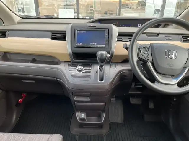 ホンダ フリード G ホンダセンシング 千葉県 2017(平29)年 5.1万km ブルーホライゾンM 純正SDナビ/(Bluetooth/CD/AM/FM)/バックカメラ/衝突被害軽減システム/車線逸脱警報/クルーズコントロール/両側パワースライドドア/横滑り防止装置/ETC/アイドリングストップ/オートライト/ウィンカーミラー/電動格納ミラー/プッシュスタート/スマートキー/フロアマット/ドアバイザー/スペアキー