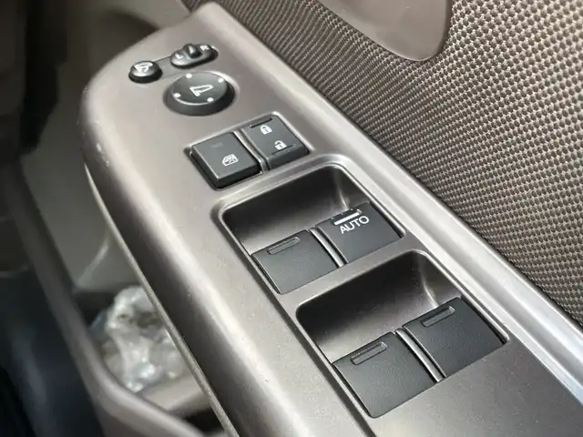 ホンダ フリード G ホンダセンシング 千葉県 2017(平29)年 5.1万km ブルーホライゾンM 純正SDナビ/(Bluetooth/CD/AM/FM)/バックカメラ/衝突被害軽減システム/車線逸脱警報/クルーズコントロール/両側パワースライドドア/横滑り防止装置/ETC/アイドリングストップ/オートライト/ウィンカーミラー/電動格納ミラー/プッシュスタート/スマートキー/フロアマット/ドアバイザー/スペアキー