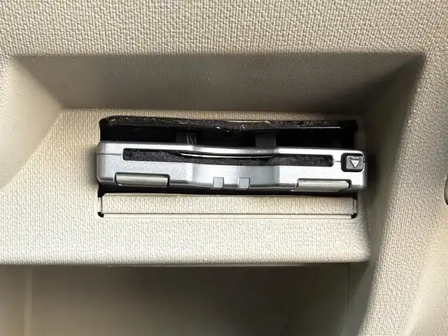 スズキ アルト F 愛知県 2013(平25)年 10.6万km ミルクティーベージュメタリック /社外メモリナビ//地デジ//AM/FM/BT/USB/CD/DVD/SD//ETC//リモコンキー//純正フロアマット//純正ドアバイザー//ハロゲンライト//スペアタイヤ//ISOFIX//スペアキー//取扱説明書/保証書/記録簿R4R6