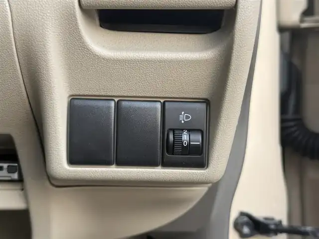 スズキ アルト F 愛知県 2013(平25)年 10.6万km ミルクティーベージュメタリック /社外メモリナビ//地デジ//AM/FM/BT/USB/CD/DVD/SD//ETC//リモコンキー//純正フロアマット//純正ドアバイザー//ハロゲンライト//スペアタイヤ//ISOFIX//スペアキー//取扱説明書/保証書/記録簿R4R6