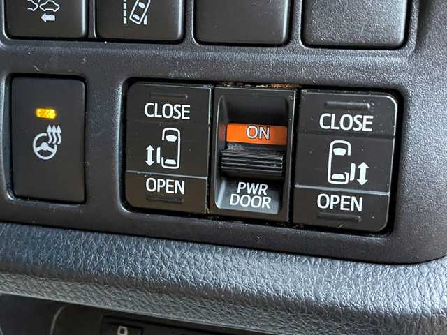 トヨタ エスクァイア Gi プレミアムパッケージ ブラックテーラード 山形県 2019(平31)年 13万km スパークリングブラックパールクリスタルシャイン 4WD/衝突被害軽減システム/TRDエアロ/フリップダウンモニター/純正SDナビ/　　【CD DVD BT フルセグ MSV】/バックカメラ/両側パワースライドドア/クルーズコントロール/LEDオートヘッドライト/ハーフレザーシート/シートヒーター/アイドリングストップ/ステアリンングヒーター/ステアリングスイッチ/MTモード付AT/電動格納ウィンカーミラー/フォグランプ/WAAC/スマートキー×2/ETC