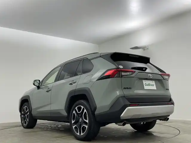 トヨタ ＲＡＶ４ アドベンチャー 埼玉県 2021(令3)年 6.8万km アーバンカーキ サンルーフ　ナビ機能付き９インチディスプレイオーディオ　衝突軽減ブレーキシステム　アラウンドビューモニター　レーダークルーズコントロール　ビルトインＥＴＣ　ＬＥＤライト　ブラインドスポットモニター