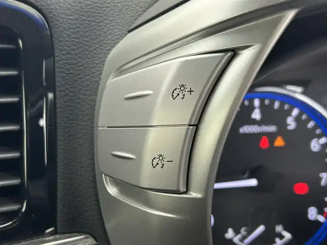 日産 エルグランド 250ハイウェイスターS 福岡県 2016(平28)年 8万km ブリリアントホワイトパール 純正8インチナビ（MM516D-L）/11インチフリップダウンモニター/両側電動スライドドア/ビルトインＥＴＣ/ＬＥＤヘッドライト/バックカメラ/クルーズコントロール/フルセグＴＶ/純正18インチアルミホイール/LEDヘッドライト/オートライト/オットマン/3列シート/スマートキー/プッシュスタートエンジン