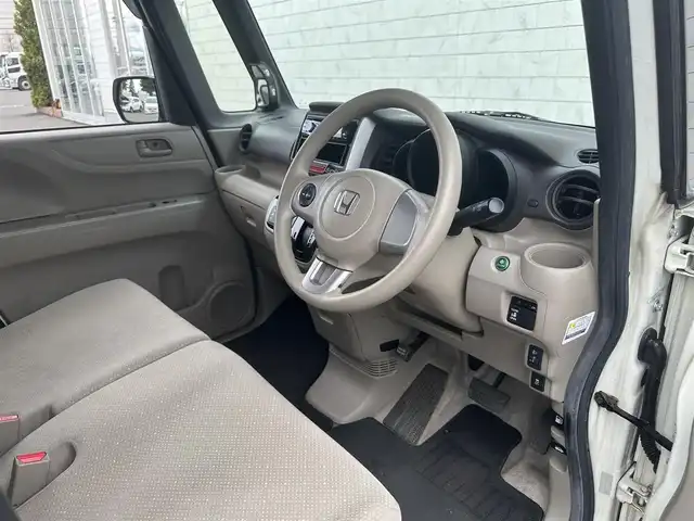 ホンダ Ｎ ＢＯＸ G Lパッケージ 道北・旭川 2012(平24)年 11.9万km プレミアムホワイトパール (株)IDOMが運営する【じしゃロン旭川店】の自社ローン専用車両になります。こちらは現金またはオートローンご利用時の価格です。自社ローンご希望の方は別途その旨お申付け下さい/　/・社外CDオーディオ/・ETC/・片側パワースライドドア/・スマートキー２個/・取扱説明書