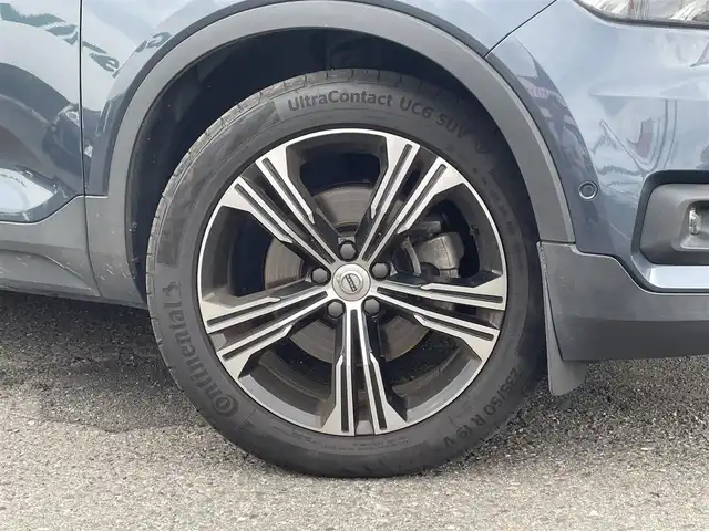ボルボ ＸＣ４０ T4 AWD インスクリプション 福島県 2019(平31)年 8.3万km 青Ｍ ４WD/レザーシート/純正ナビ/フルセグテレビ/Bluetooth接続/ハーマンカードン/全周囲カメラ/クルーズコントロール/プッシュスタート/純正19インチAW/LEDヘッドライト/ドライブレコーダー/保証書/取説書/ワンオーナー