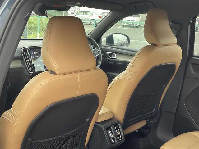 ボルボ ＸＣ４０ T4 AWD インスクリプション 福島県 2019(平31)年 8.3万km 青Ｍ ４WD/レザーシート/純正ナビ/フルセグテレビ/Bluetooth接続/ハーマンカードン/全周囲カメラ/クルーズコントロール/プッシュスタート/純正19インチAW/LEDヘッドライト/ドライブレコーダー/保証書/取説書/ワンオーナー