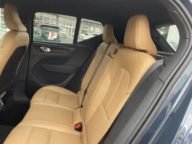 ボルボ ＸＣ４０ T4 AWD インスクリプション 福島県 2019(平31)年 8.3万km 青Ｍ ４WD/レザーシート/純正ナビ/フルセグテレビ/Bluetooth接続/ハーマンカードン/全周囲カメラ/クルーズコントロール/プッシュスタート/純正19インチAW/LEDヘッドライト/ドライブレコーダー/保証書/取説書/ワンオーナー