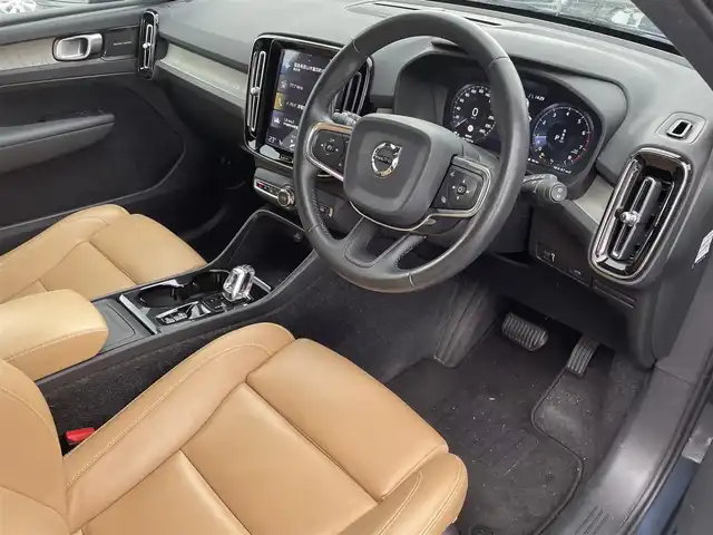 ボルボ ＸＣ４０ T4 AWD インスクリプション 福島県 2019(平31)年 8.3万km 青Ｍ ４WD/レザーシート/純正ナビ/フルセグテレビ/Bluetooth接続/ハーマンカードン/全周囲カメラ/クルーズコントロール/プッシュスタート/純正19インチAW/LEDヘッドライト/ドライブレコーダー/保証書/取説書/ワンオーナー