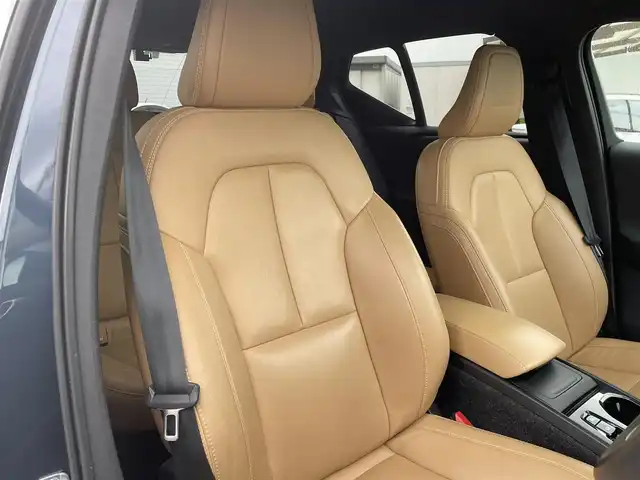 ボルボ ＸＣ４０ T4 AWD インスクリプション 福島県 2019(平31)年 8.3万km 青Ｍ ４WD/レザーシート/純正ナビ/フルセグテレビ/Bluetooth接続/ハーマンカードン/全周囲カメラ/クルーズコントロール/プッシュスタート/純正19インチAW/LEDヘッドライト/ドライブレコーダー/保証書/取説書/ワンオーナー