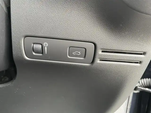 ボルボ ＸＣ４０ T4 AWD インスクリプション 福島県 2019(平31)年 8.3万km 青Ｍ ４WD/レザーシート/純正ナビ/フルセグテレビ/Bluetooth接続/ハーマンカードン/全周囲カメラ/クルーズコントロール/プッシュスタート/純正19インチAW/LEDヘッドライト/ドライブレコーダー/保証書/取説書/ワンオーナー