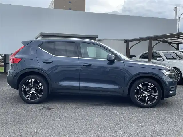 ボルボ ＸＣ４０ T4 AWD インスクリプション 福島県 2019(平31)年 8.3万km 青Ｍ ４WD/レザーシート/純正ナビ/フルセグテレビ/Bluetooth接続/ハーマンカードン/全周囲カメラ/クルーズコントロール/プッシュスタート/純正19インチAW/LEDヘッドライト/ドライブレコーダー/保証書/取説書/ワンオーナー