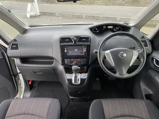 日産 セレナ ハイウェイスター Sハイブリッド 富山県 2014(平26)年 7.1万km パール 純正７インチナビ／/フルセグＴＶ／/ＤＶＤ再生／/ミュージックサーバー／/Ｂカメラ／/両側自動ドア／/ビルトインＥＴＣ／/サンシェード／/ＵＳＢ入力端子／/クルーズコントロール／/車線逸脱警報装置／/前後ドライブレコーダー/キセノンヘッドライト/オートライト/フォグライト