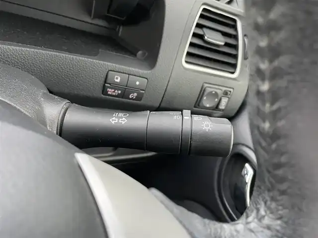 日産 セレナ ハイウェイスター Sハイブリッド 富山県 2014(平26)年 7.1万km パール 純正７インチナビ／/フルセグＴＶ／/ＤＶＤ再生／/ミュージックサーバー／/Ｂカメラ／/両側自動ドア／/ビルトインＥＴＣ／/サンシェード／/ＵＳＢ入力端子／/クルーズコントロール／/車線逸脱警報装置／/前後ドライブレコーダー/キセノンヘッドライト/オートライト/フォグライト