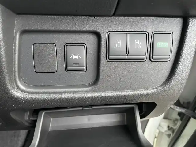 日産 セレナ ハイウェイスター Sハイブリッド 富山県 2014(平26)年 7.1万km パール 純正７インチナビ／/フルセグＴＶ／/ＤＶＤ再生／/ミュージックサーバー／/Ｂカメラ／/両側自動ドア／/ビルトインＥＴＣ／/サンシェード／/ＵＳＢ入力端子／/クルーズコントロール／/車線逸脱警報装置／/前後ドライブレコーダー/キセノンヘッドライト/オートライト/フォグライト