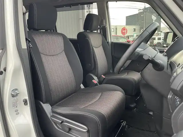 日産 セレナ ハイウェイスター Sハイブリッド 富山県 2014(平26)年 7.1万km パール 純正７インチナビ／/フルセグＴＶ／/ＤＶＤ再生／/ミュージックサーバー／/Ｂカメラ／/両側自動ドア／/ビルトインＥＴＣ／/サンシェード／/ＵＳＢ入力端子／/クルーズコントロール／/車線逸脱警報装置／/前後ドライブレコーダー/キセノンヘッドライト/オートライト/フォグライト