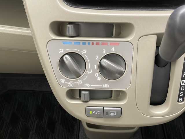 ダイハツ ムーヴ L 長野県 2014(平26)年 6.1万km パールホワイトⅢ 4WD/純正CDチェンジャー/ミュージックプレイヤー/アイドリングストップ/盗難防止装置/ハロゲンライト/ヘッドライトレベライザー/電動格納ミラー/純正ホイールキャップ装着/社外フロアマット/純正ドアバイザー/リモコンキー/取扱説明書/保証書