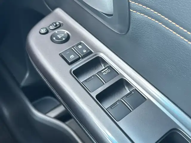 ホンダ フリード＋ ハイブリット クロスター ホンダセンシング 千葉県 2021(令3)年 1.5万km カジノホワイトパール 純正7インチナビ/(フルセグTV、Bluetooth)/バックカメラ/衝突被害軽減システム/車線逸脱警報/クルーズコントロール/両側パワースライドドア/横滑り防止装置/コーナーセンサー/ETC/ドライブレコーダー/アイドリングストップ/LEDヘッドライト/フォグランプ/オートライト/ウィンカーミラー/電動格納ミラー/純正15インチAW/シートリフター/プッシュスタート/スマートキー/フロアマット/ドアバイザー/スペアキー/取扱説明書/保証書