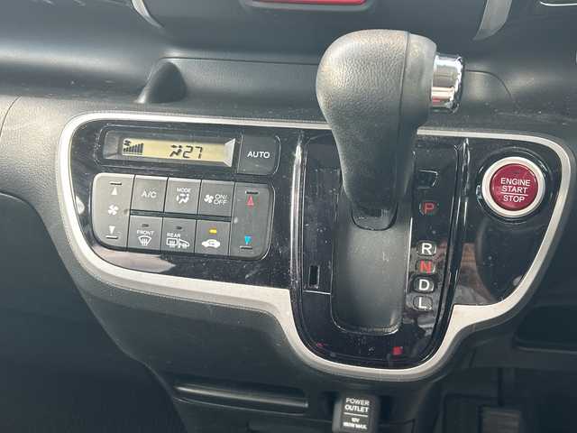 ホンダ Ｎ ＢＯＸ カスタム G Lパッケージ 千葉県 2013(平25)年 1.7万km プレミアムホワイトパール ４ＷＤ　ナビＶＸＭ－１２８ＶＳＸｉ　バックカメラ　ＥＴＣ　ドラレコ　ＤＶＤ　パワースライド　チップアップシート　フロアマット純正　スマートキー オートライト　１４インチＡＷ リアスポイラー