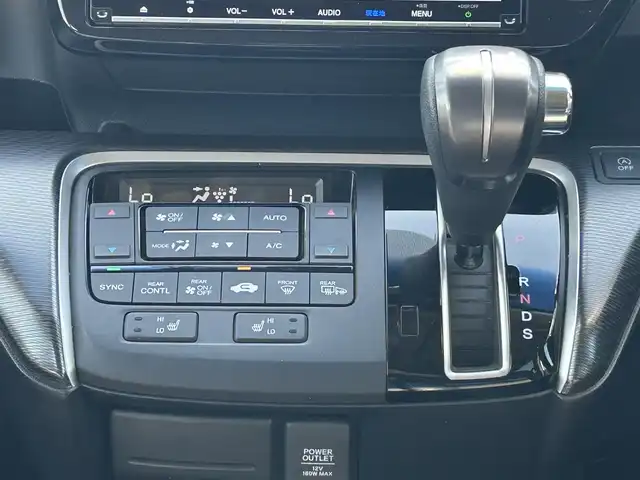 ホンダ ステップワゴン スパーダ クルスピセンシング 鹿児島県 2019(令1)年 6.9万km パール ホンダセンシング/純正ナビ/（Bluetooth/フルセグTV/CD/DVD/HDMI）/バックカメラ/両側パワースライドドア/レーダークルーズコントロール/LEDヘッドライト/ハーフレザーシート/前席シートヒーター/純正16インチアルミホイール/USB/スマートキー/ETC